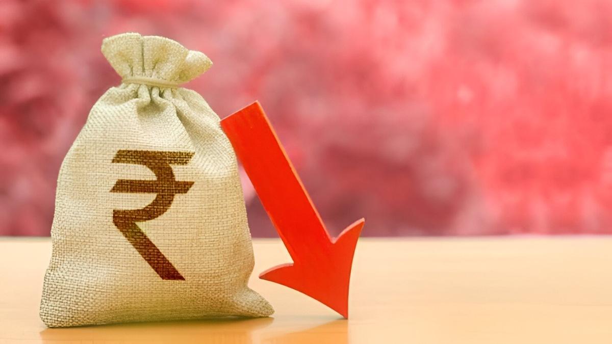 Rupee Hits Record Low At 84.38 Against US Dollar