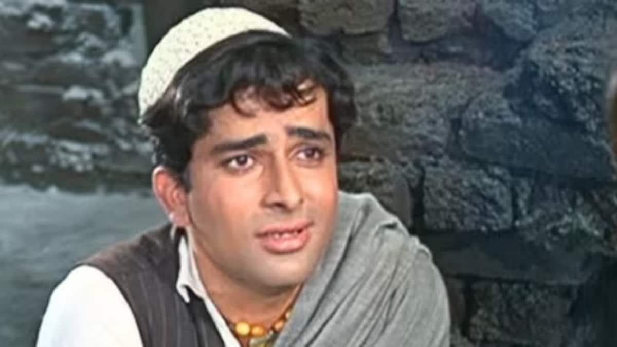 Shashi Kapoor’s this 1965 blockbuster movie gave 15x return, he charged only Rs 1 lakh